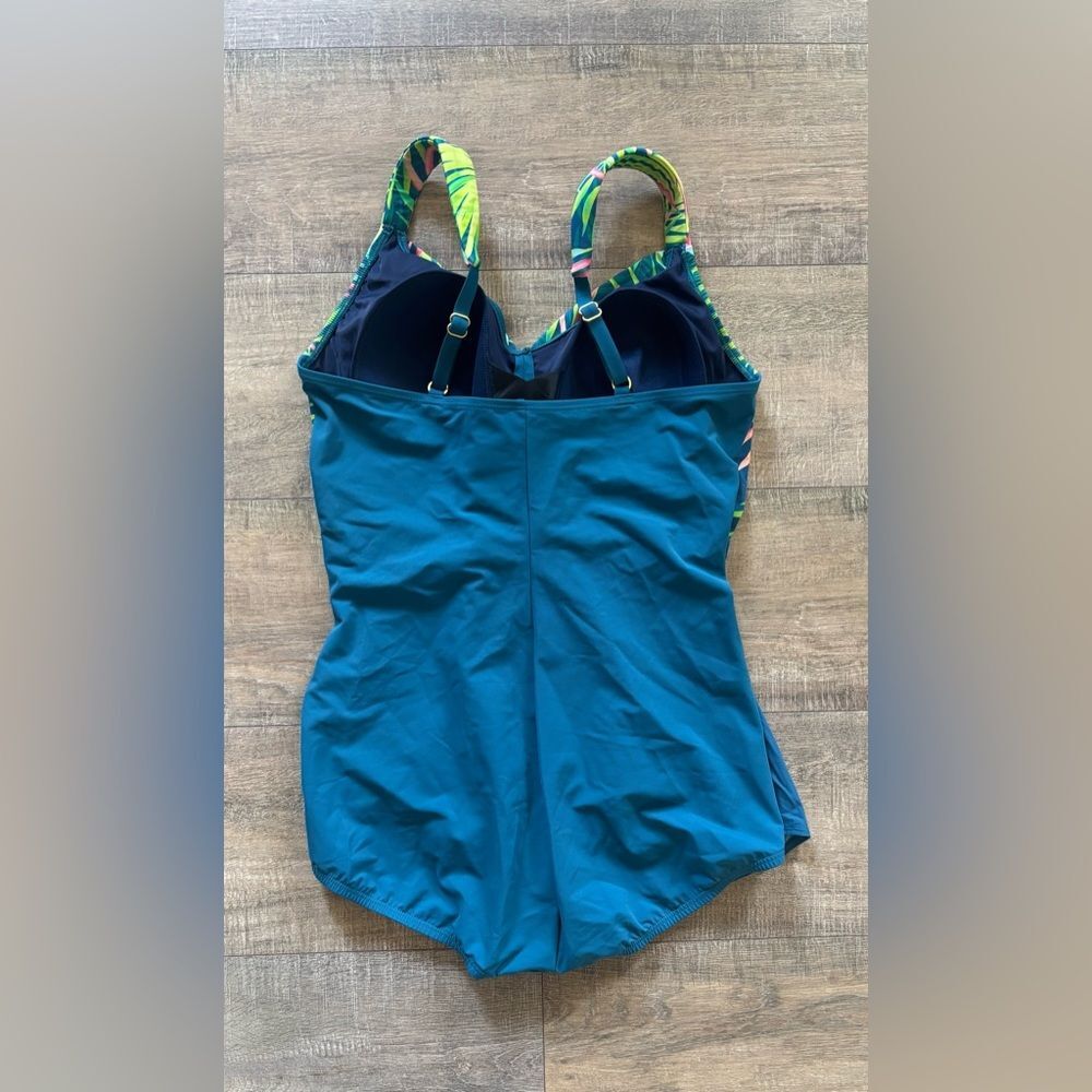 Lands’ End women’s size 14 green tropical print tummy control one piece swimsuit - Picture 6 of 11